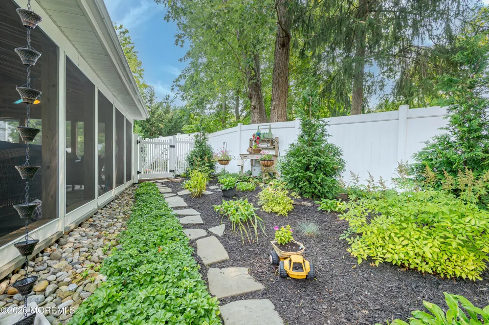 20 Eisenhower Court Matawan, NJ 07747