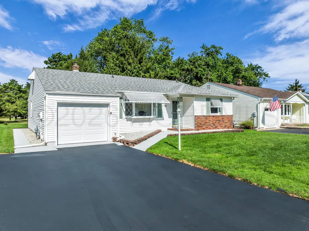 27 Nostrand Drive Toms River, NJ 08757
