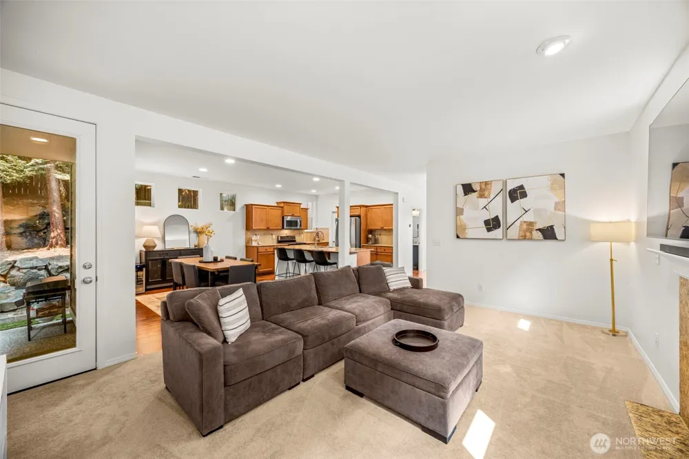 19729 129th Avenue NE Woodinville, WA 98072