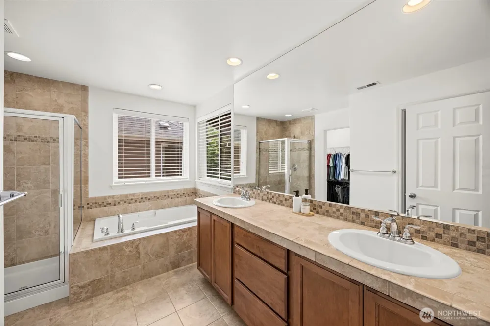 19729 129th Avenue NE Woodinville, WA 98072