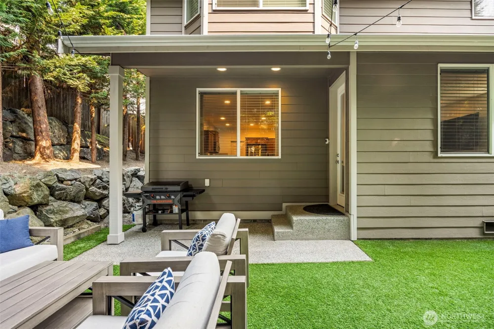 19729 129th Avenue NE Woodinville, WA 98072