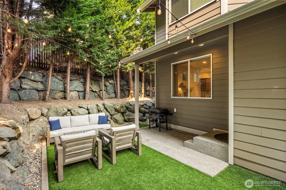 19729 129th Avenue NE Woodinville, WA 98072