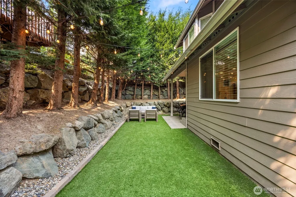 19729 129th Avenue NE Woodinville, WA 98072
