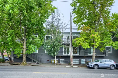 115 W Galer Street #304