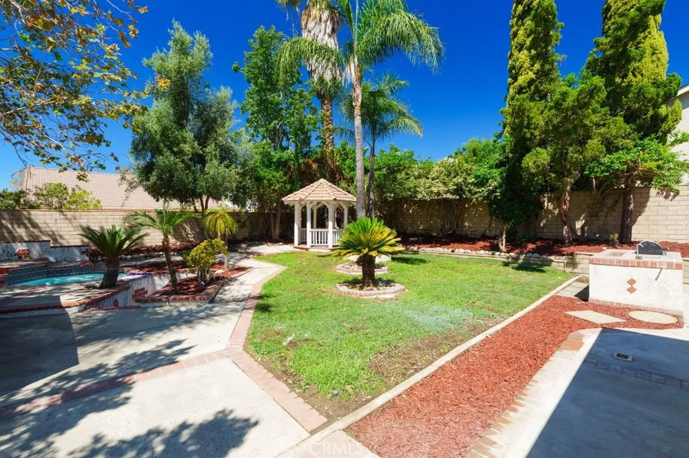 6542 Redbud Rancho Cucamonga, CA 91739