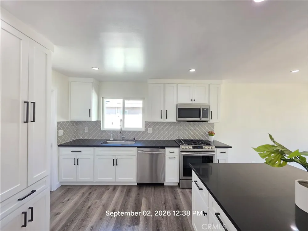 858 Darfield Covina, CA 91724