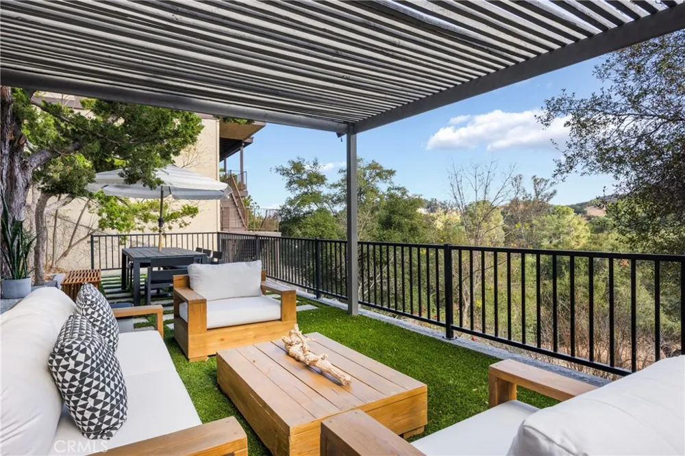 4234 Alhama Drive Woodland Hills, CA 91364