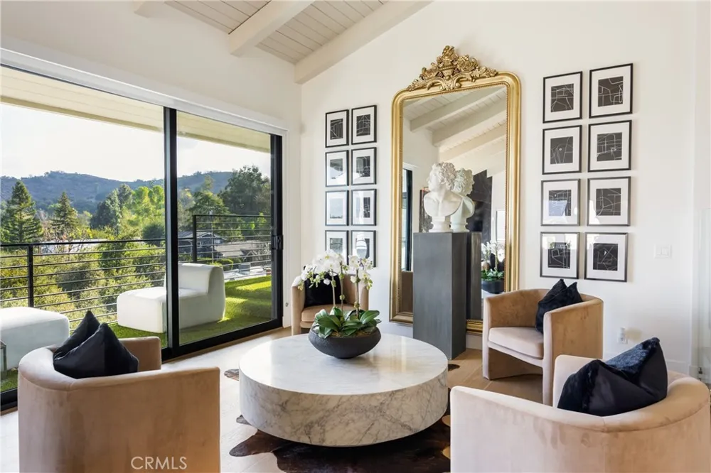 4234 Alhama Drive Woodland Hills, CA 91364