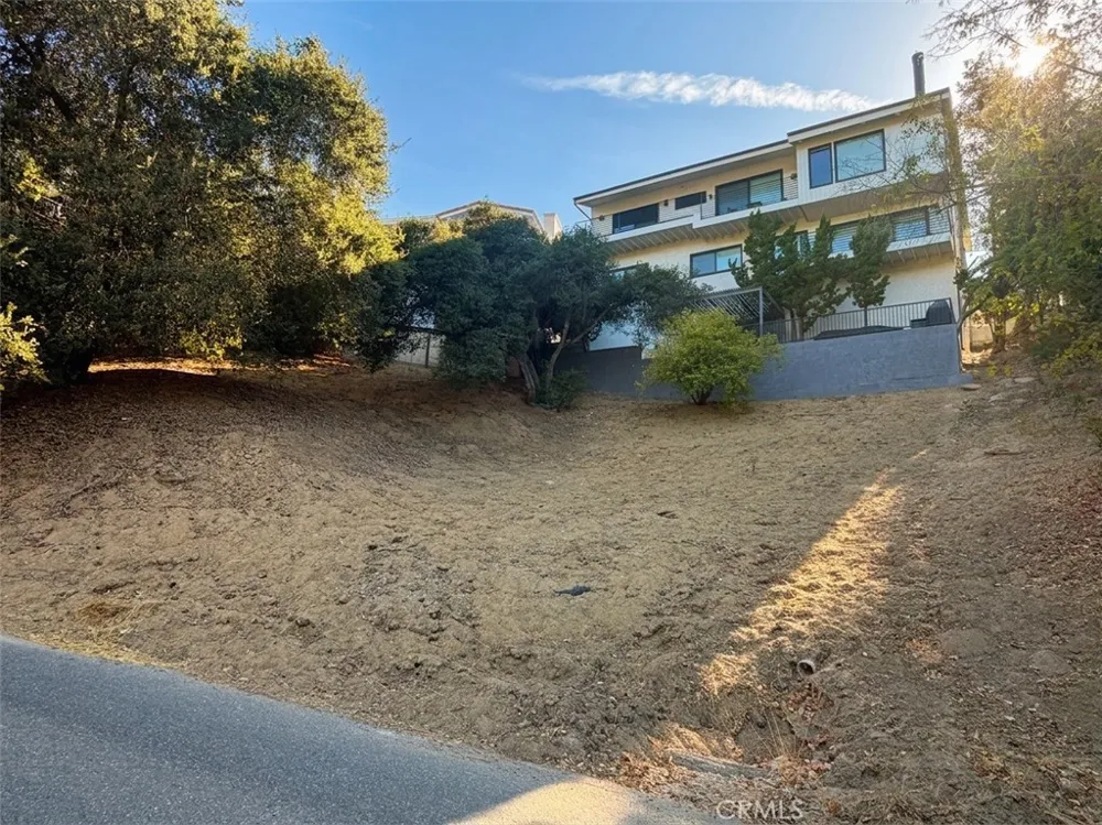 4234 Alhama Drive Woodland Hills, CA 91364