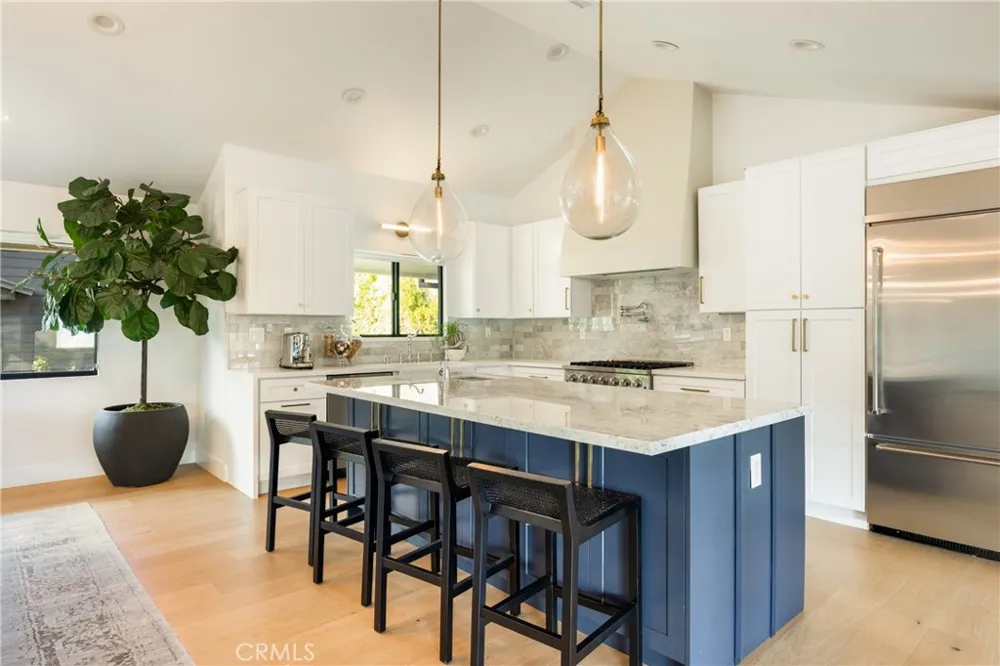 4234 Alhama Drive Woodland Hills, CA 91364