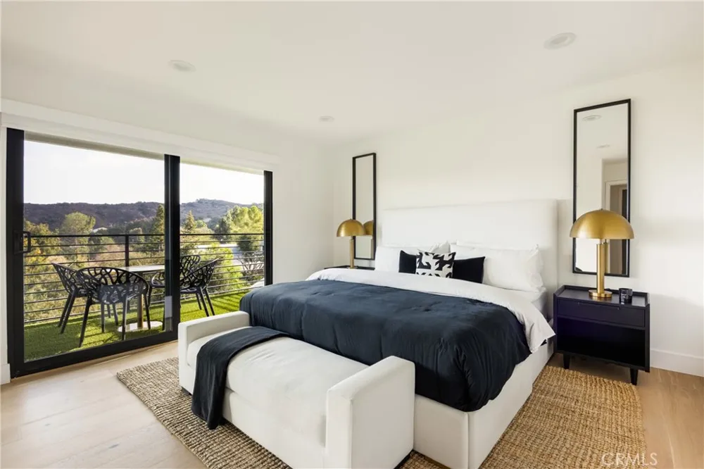 4234 Alhama Drive Woodland Hills, CA 91364