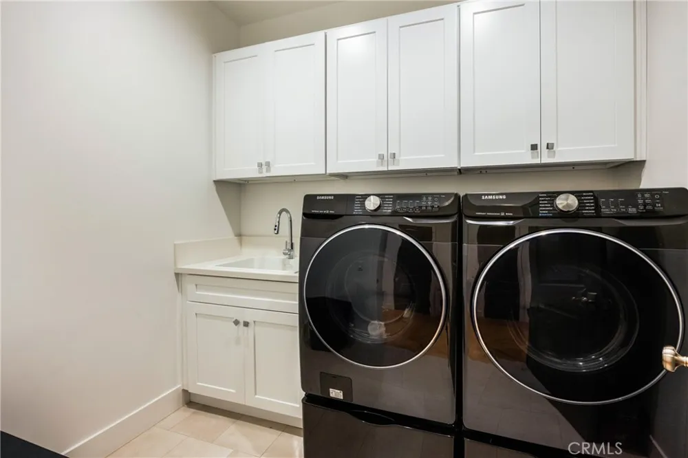 4234 Alhama Drive Woodland Hills, CA 91364