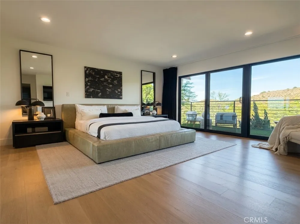 4234 Alhama Drive Woodland Hills, CA 91364