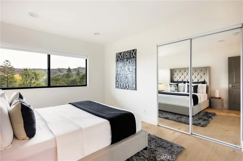4234 Alhama Drive Woodland Hills, CA 91364