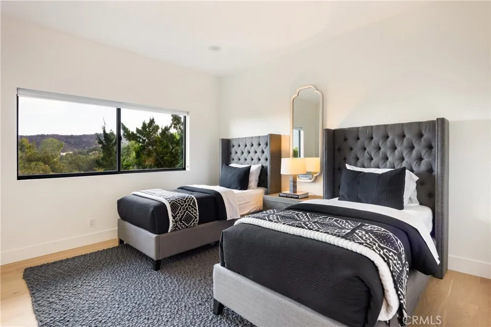 4234 Alhama Drive Woodland Hills, CA 91364