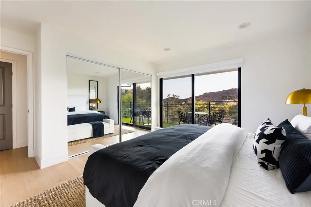 4234 Alhama Drive Woodland Hills, CA 91364