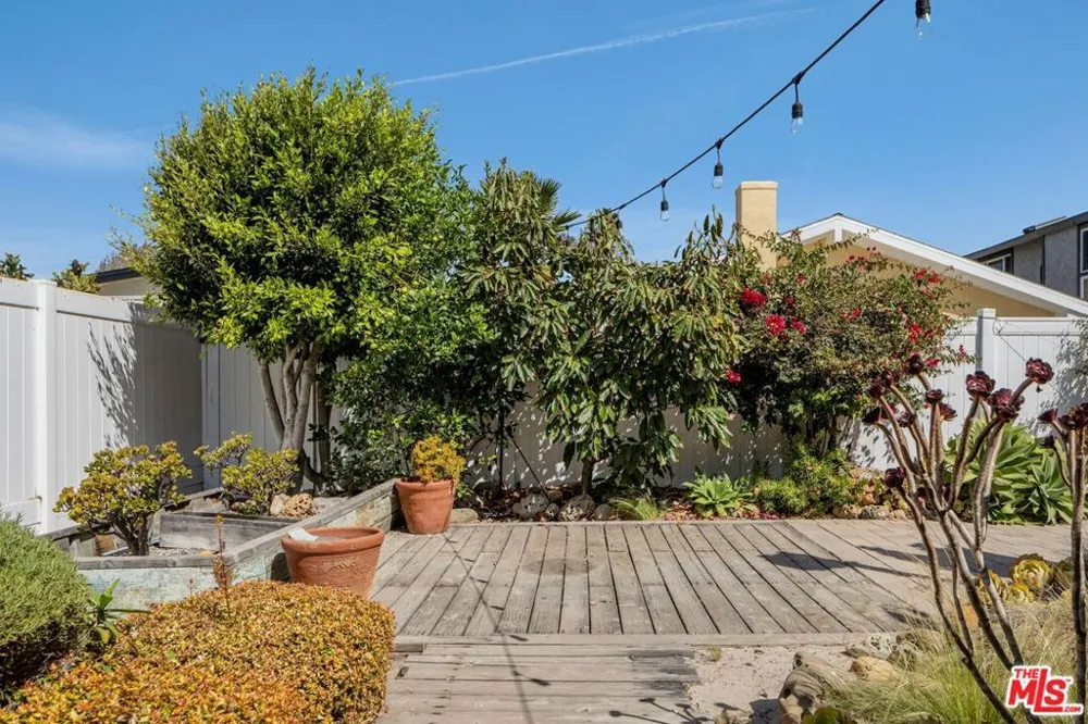 5359 Reef Way Oxnard, CA 93035