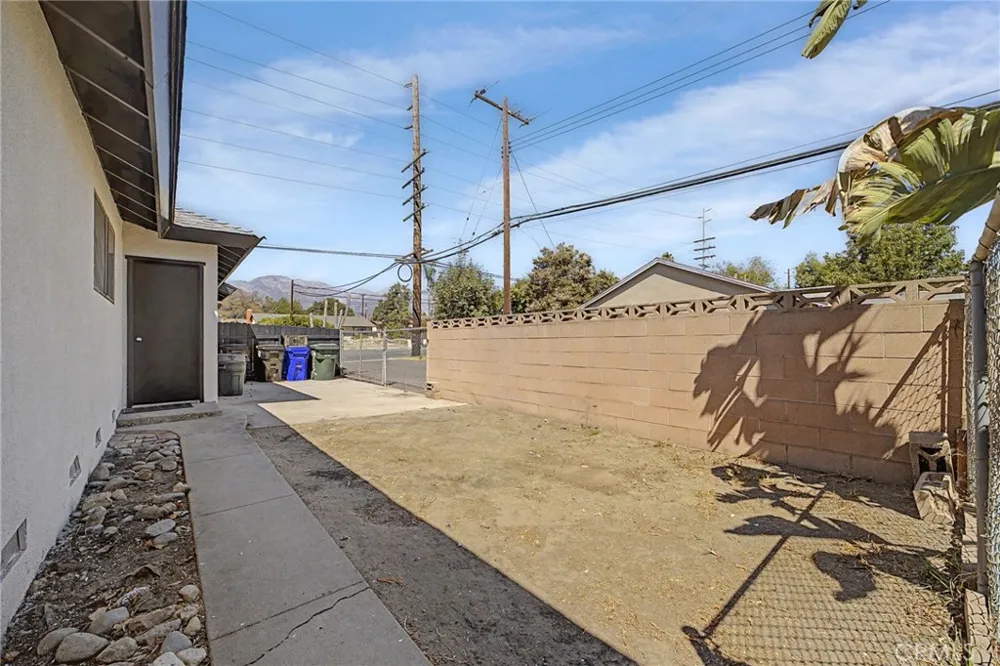 834 W 8th Upland, CA 91786