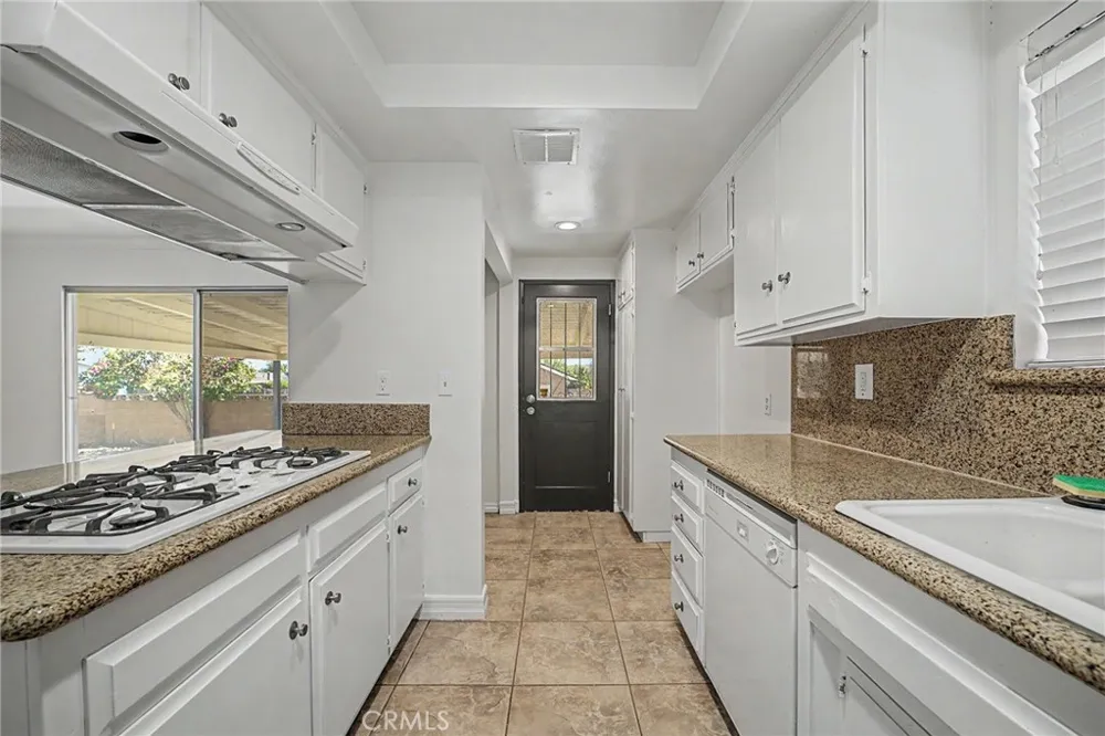 834 W 8th Upland, CA 91786