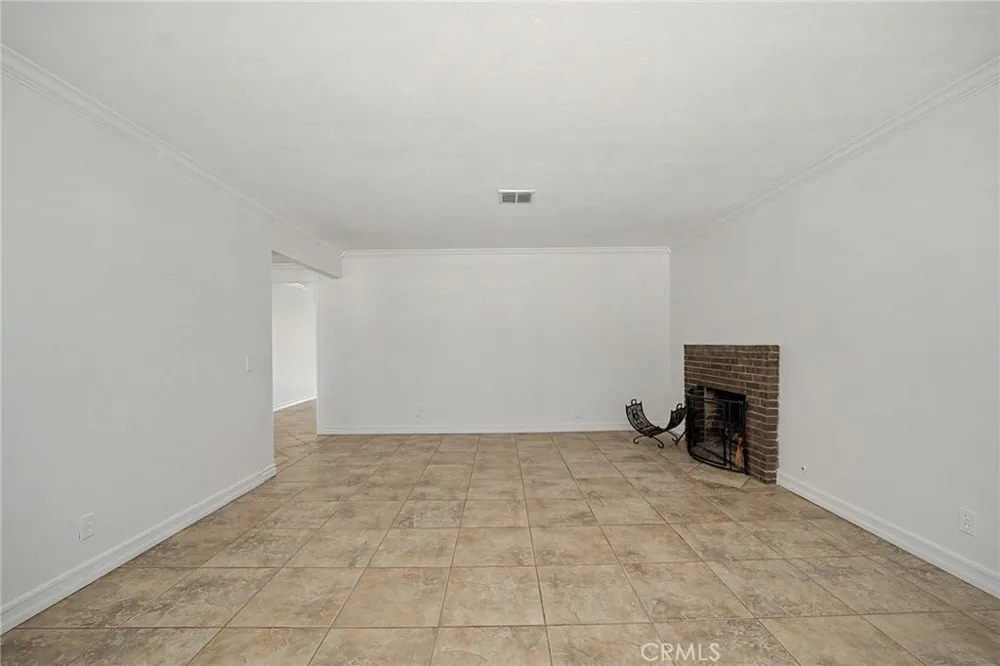 834 W 8th Upland, CA 91786