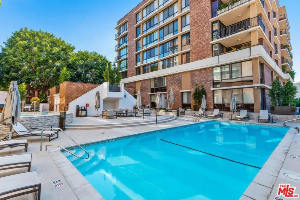 211 S Spalding Drive #109S Beverly Hills, CA 90212