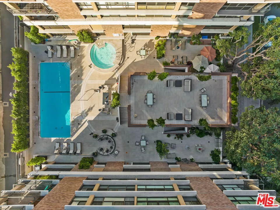 211 S Spalding Drive #109S Beverly Hills, CA 90212