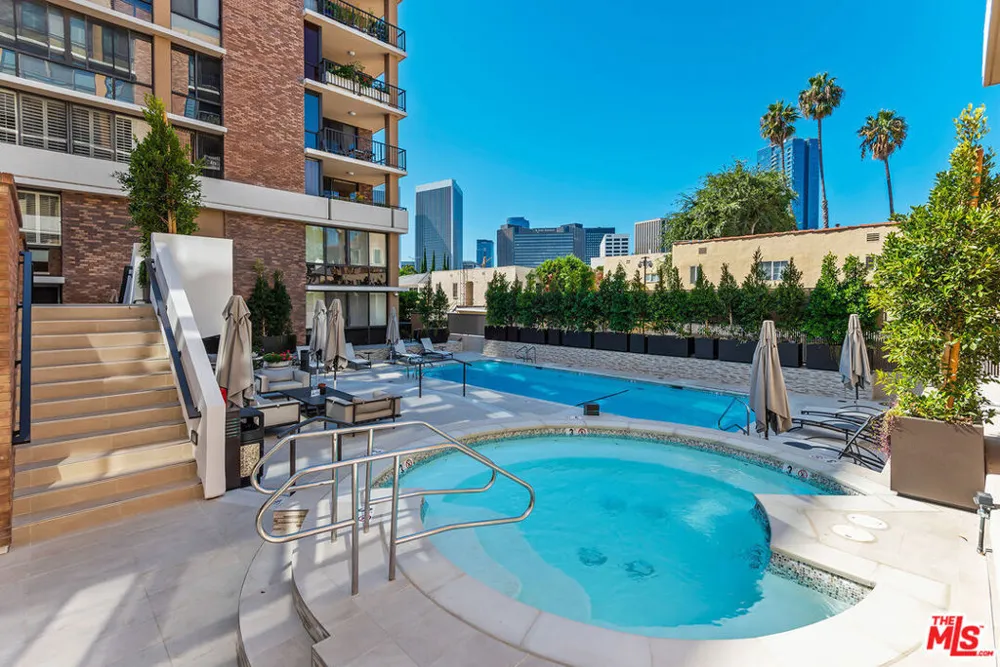 211 S Spalding Drive #109S Beverly Hills, CA 90212