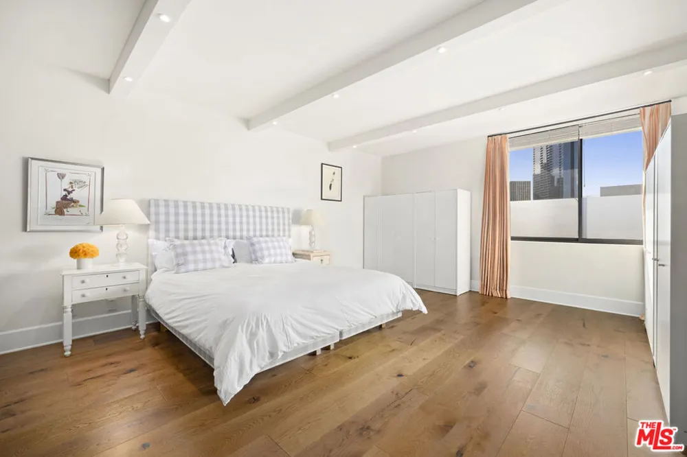 211 S Spalding Drive #109S Beverly Hills, CA 90212