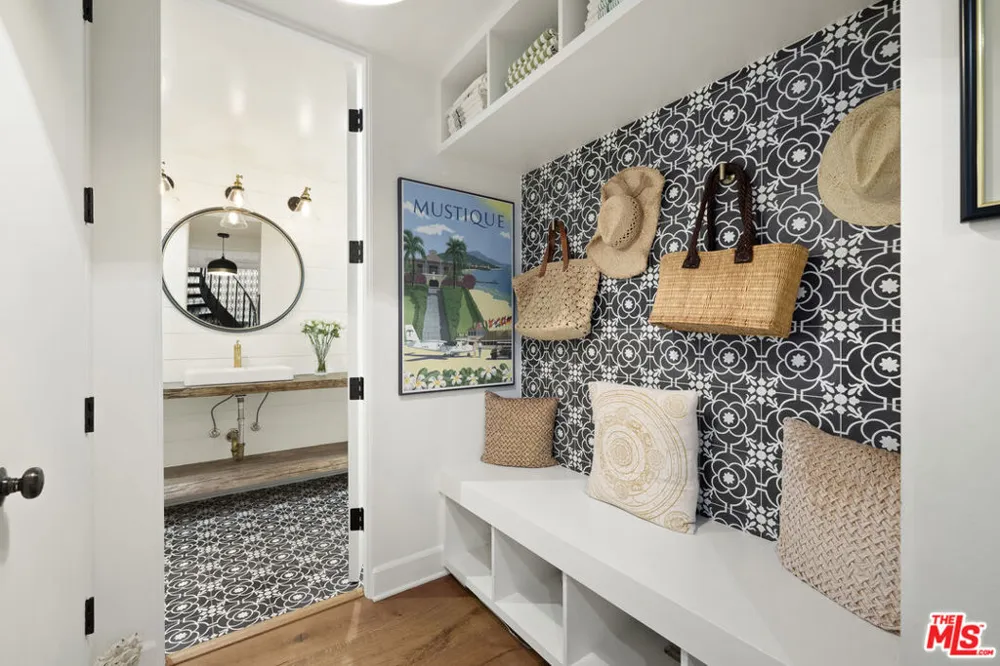 211 S Spalding Drive #109S Beverly Hills, CA 90212