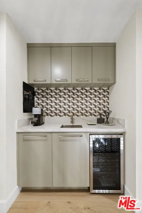 211 S Spalding Drive #109S Beverly Hills, CA 90212