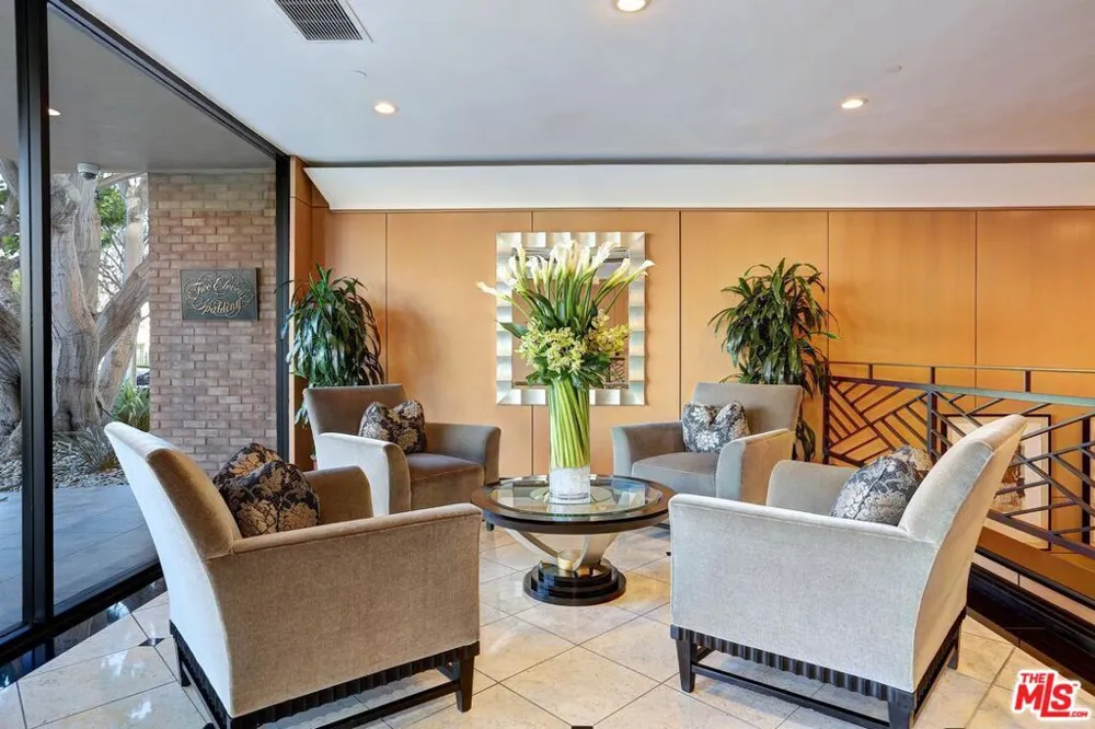 211 S Spalding Drive #109S Beverly Hills, CA 90212