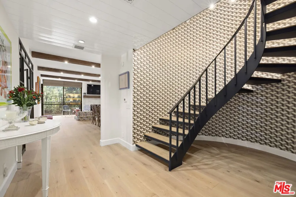 211 S Spalding Drive #109S Beverly Hills, CA 90212