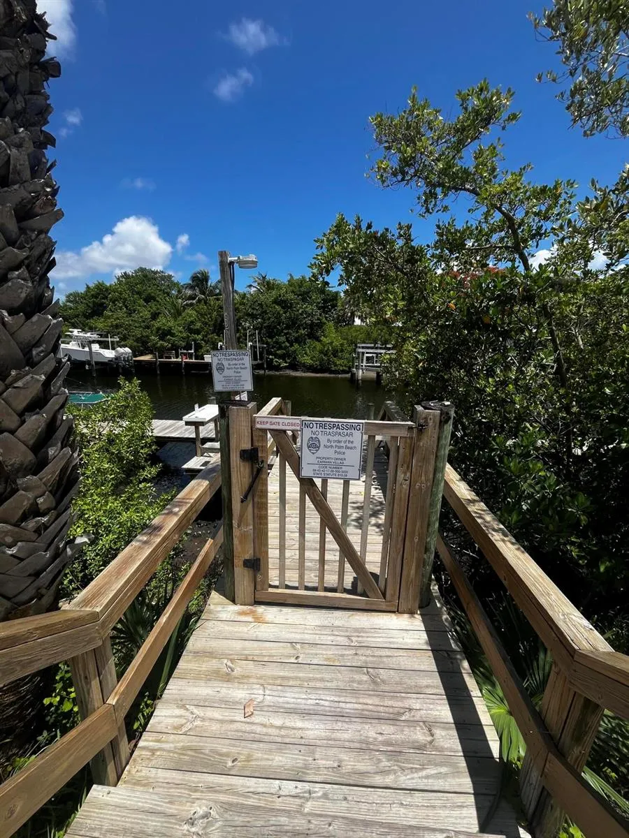 809 Hummingbird Way #5C North Palm Beach, FL 33408