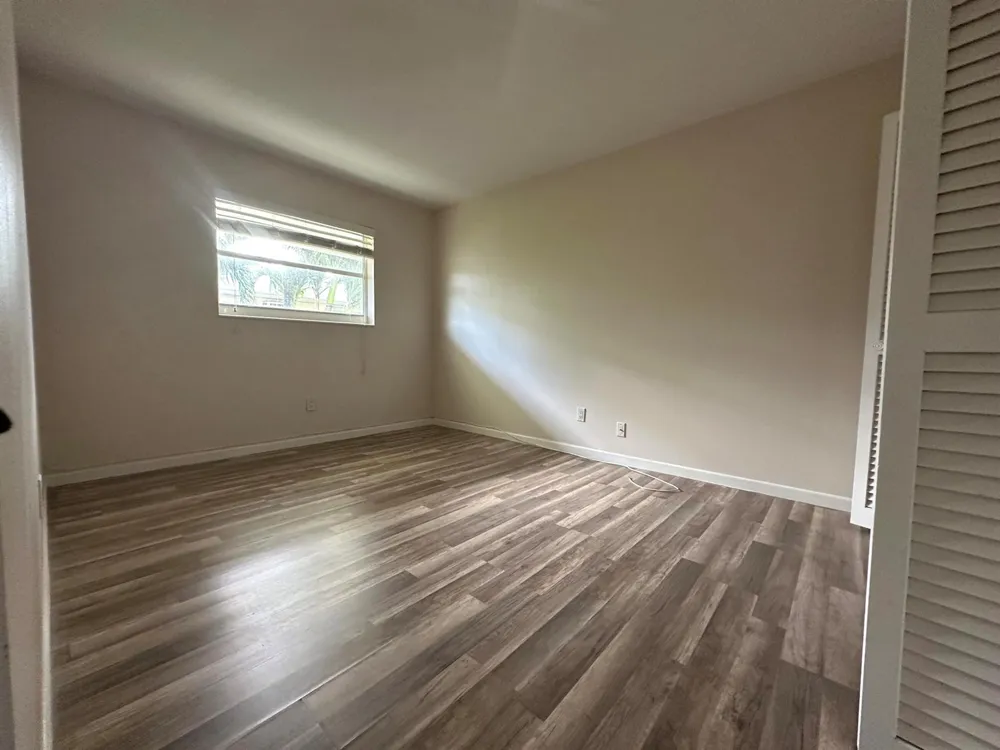 809 Hummingbird Way #5C North Palm Beach, FL 33408