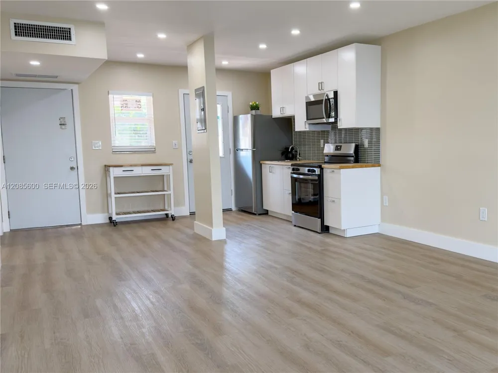 2949 Point East Dr #B304 Aventura, FL 33160
