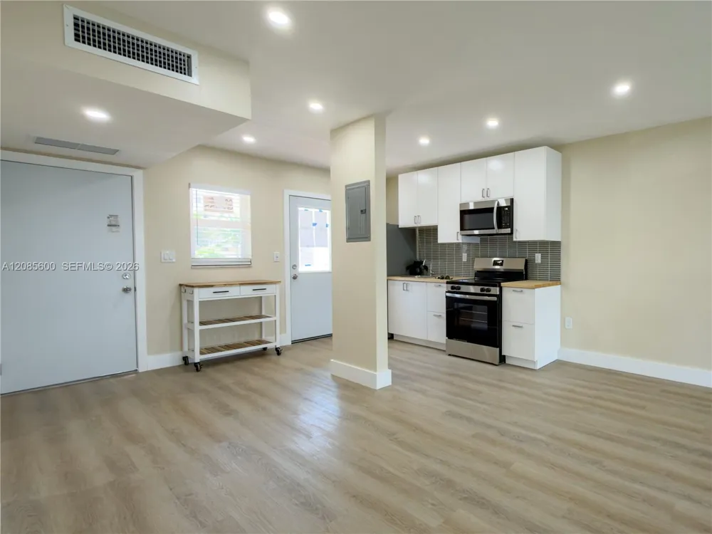 2949 Point East Dr #B304 Aventura, FL 33160