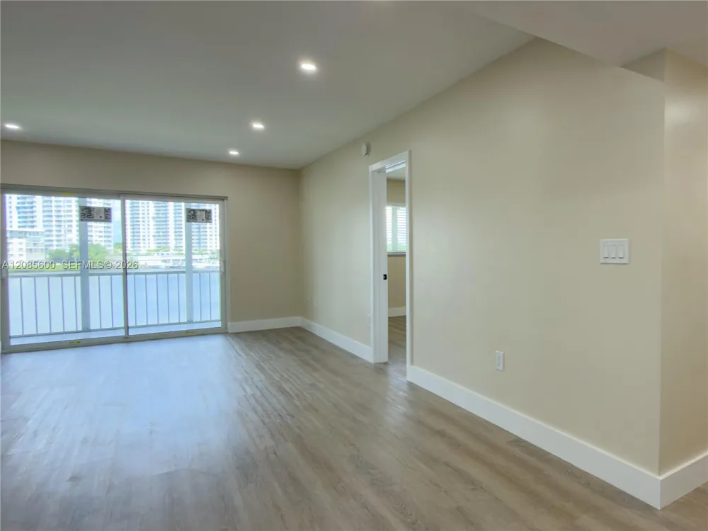 2949 Point East Dr #B304 Aventura, FL 33160