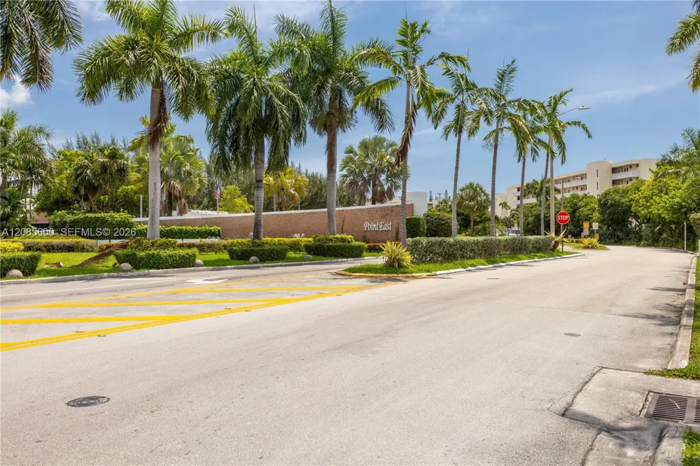 2949 Point East Dr #B304 Aventura, FL 33160