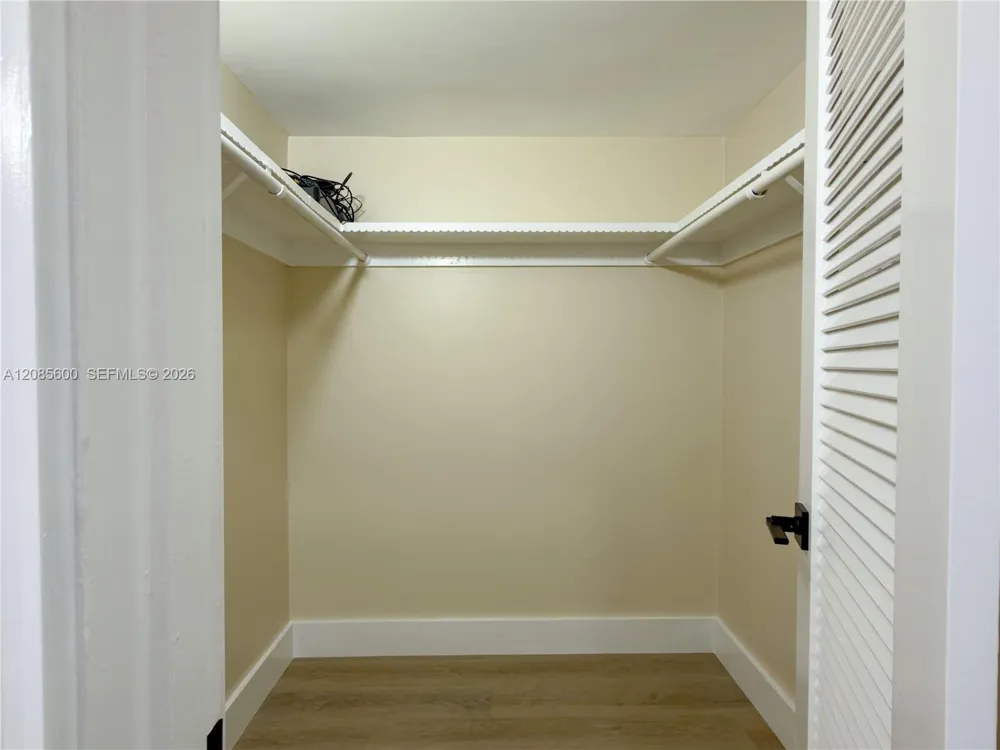2949 Point East Dr #B304 Aventura, FL 33160