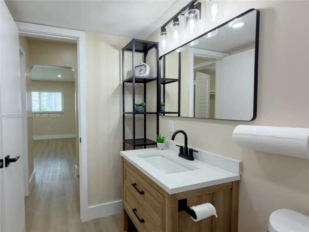 2949 Point East Dr #B304 Aventura, FL 33160