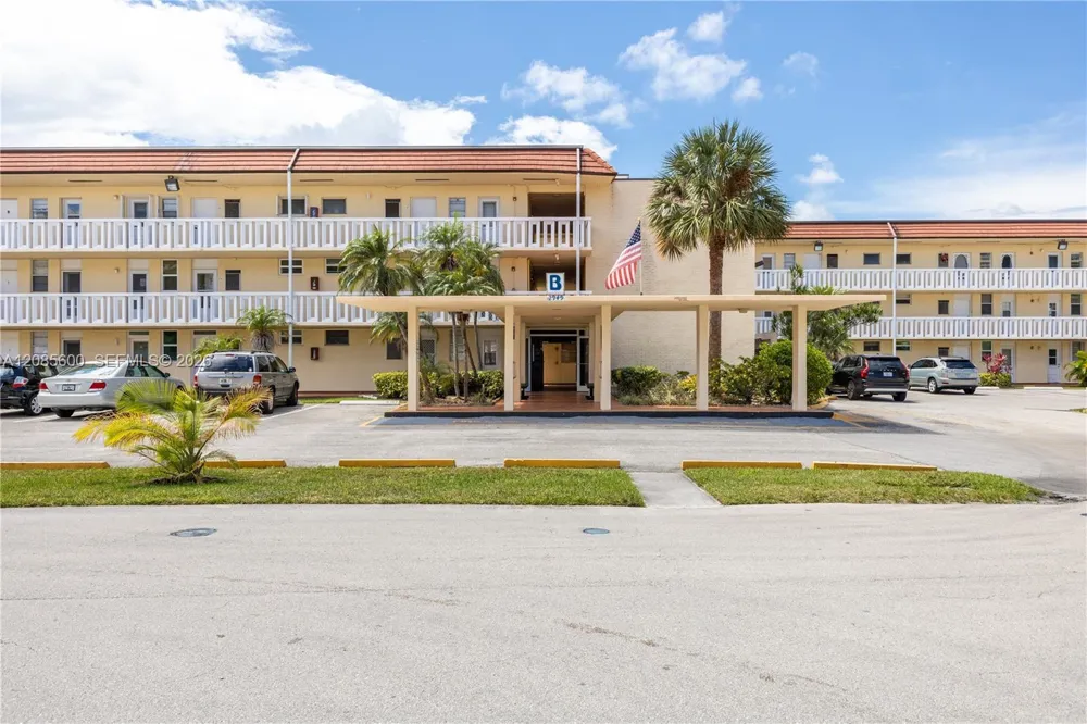 2949 Point East Dr #B304 Aventura, FL 33160