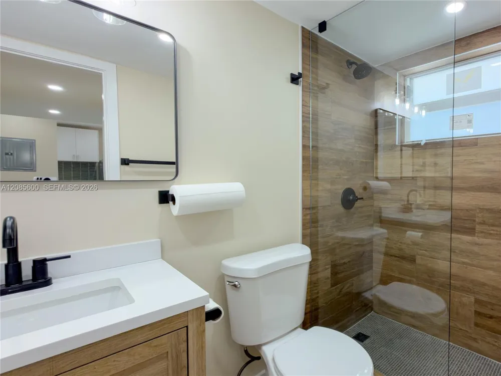 2949 Point East Dr #B304 Aventura, FL 33160