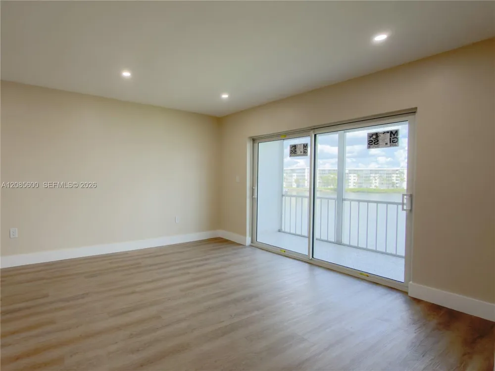 2949 Point East Dr #B304 Aventura, FL 33160