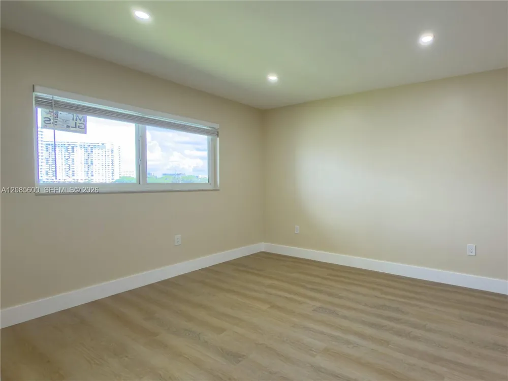 2949 Point East Dr #B304 Aventura, FL 33160