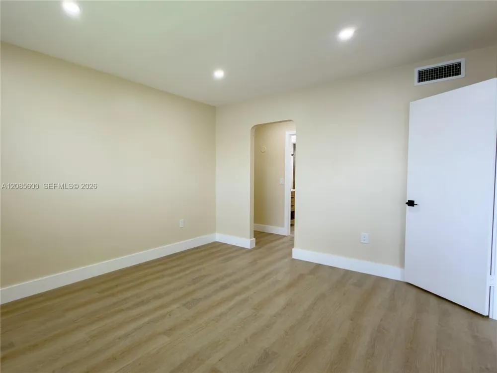 2949 Point East Dr #B304 Aventura, FL 33160