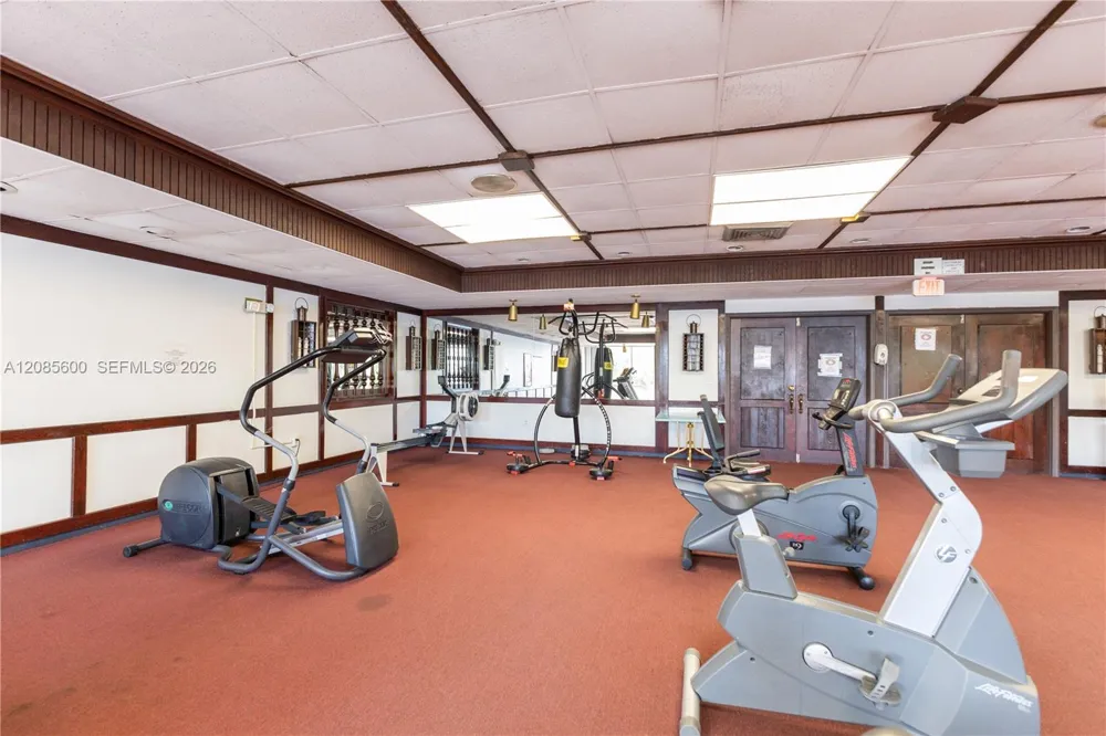 2949 Point East Dr #B304 Aventura, FL 33160
