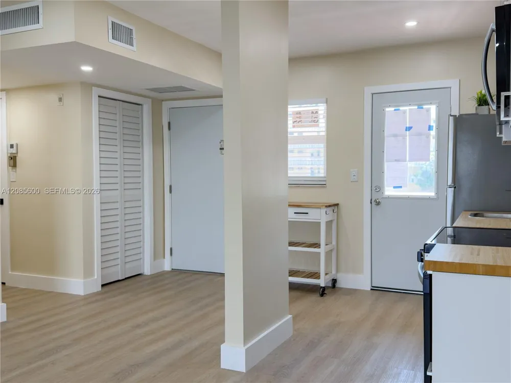 2949 Point East Dr #B304 Aventura, FL 33160
