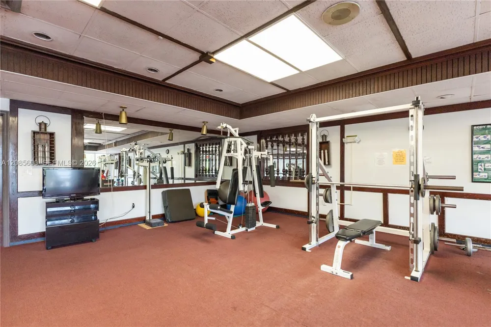 2949 Point East Dr #B304 Aventura, FL 33160