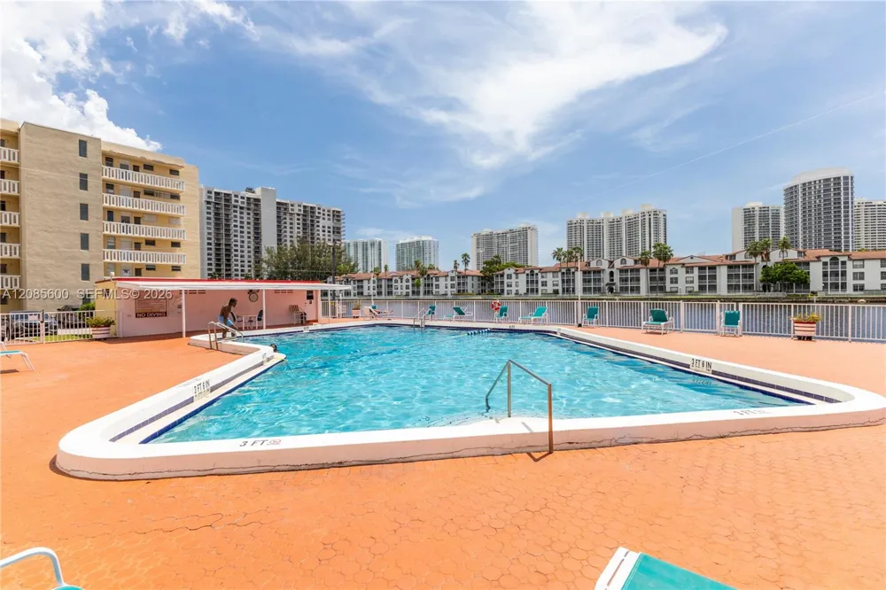 2949 Point East Dr #B304 Aventura, FL 33160