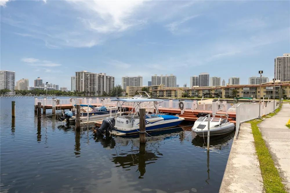 2949 Point East Dr #B304 Aventura, FL 33160
